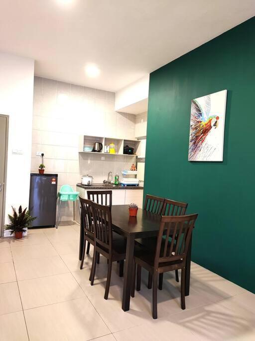 W39C Warmstay Atgoldenhill Nightmarket 2R Wifi Carpark บรินชัง ภายนอก รูปภาพ